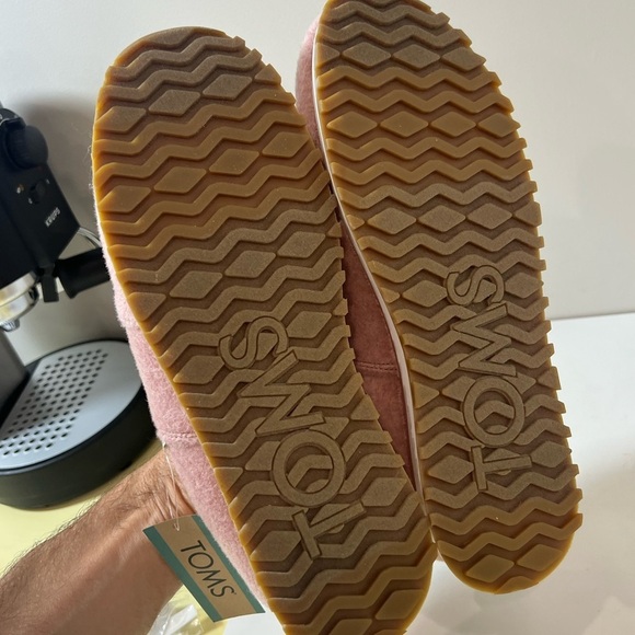 NWT Brand New Size 11 Toms Blush Ballet Pink Felt Flats Slip-On Shoes - Picture 12 of 13